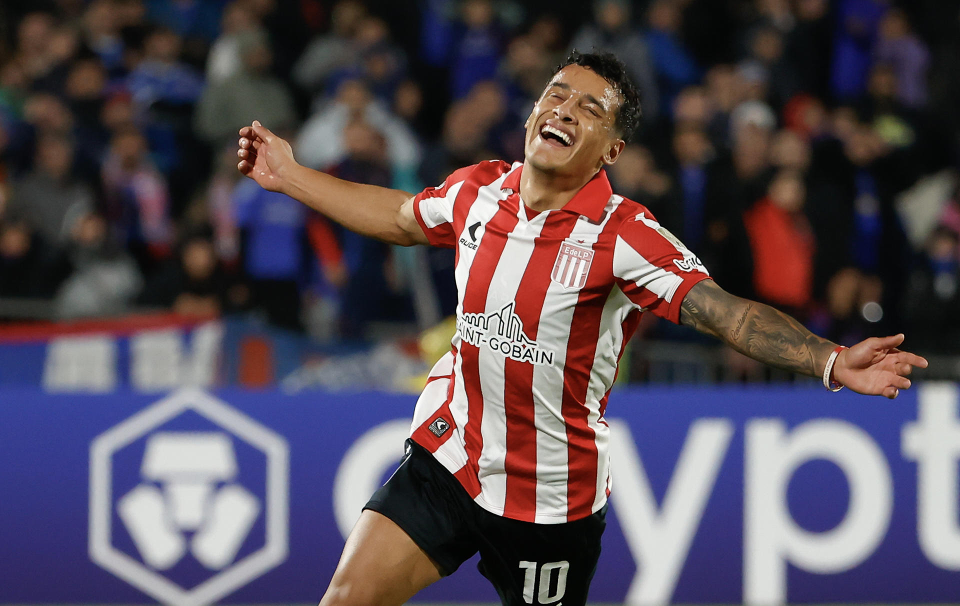 Tiago Palacios de Estudiantes celebra su gol en un partido de la fase de grupos de la Copa Libertadores. EFE/ Elvis González