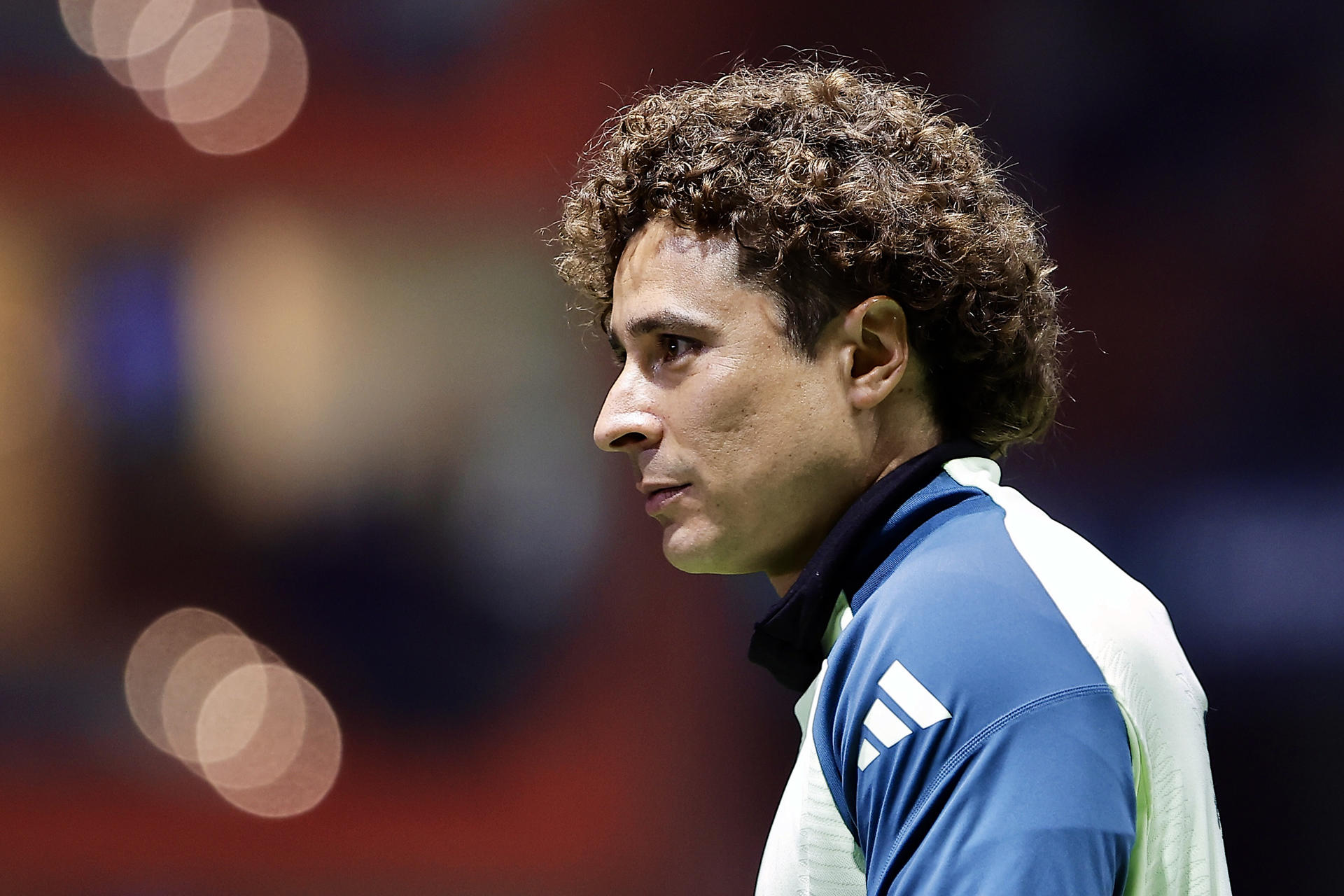 Guillermo Ochoa de México reacciona previo a un juego de la Liga de Naciones de la Concacaf entre México y Honduras, en la ciudad de Toluca (México). EFE/ Felipe Gutiérrez
