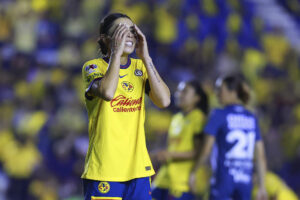 Kiana Palacios de América reacciona este lunes, durante el partido de vuelta de la final del torneo Clausura 2025 de la Liga MX, entre América y Pachuca en el estadio de Ciudad de los Deportes en Ciudad de México (México). EFE / Sáshenka Gutiérrez