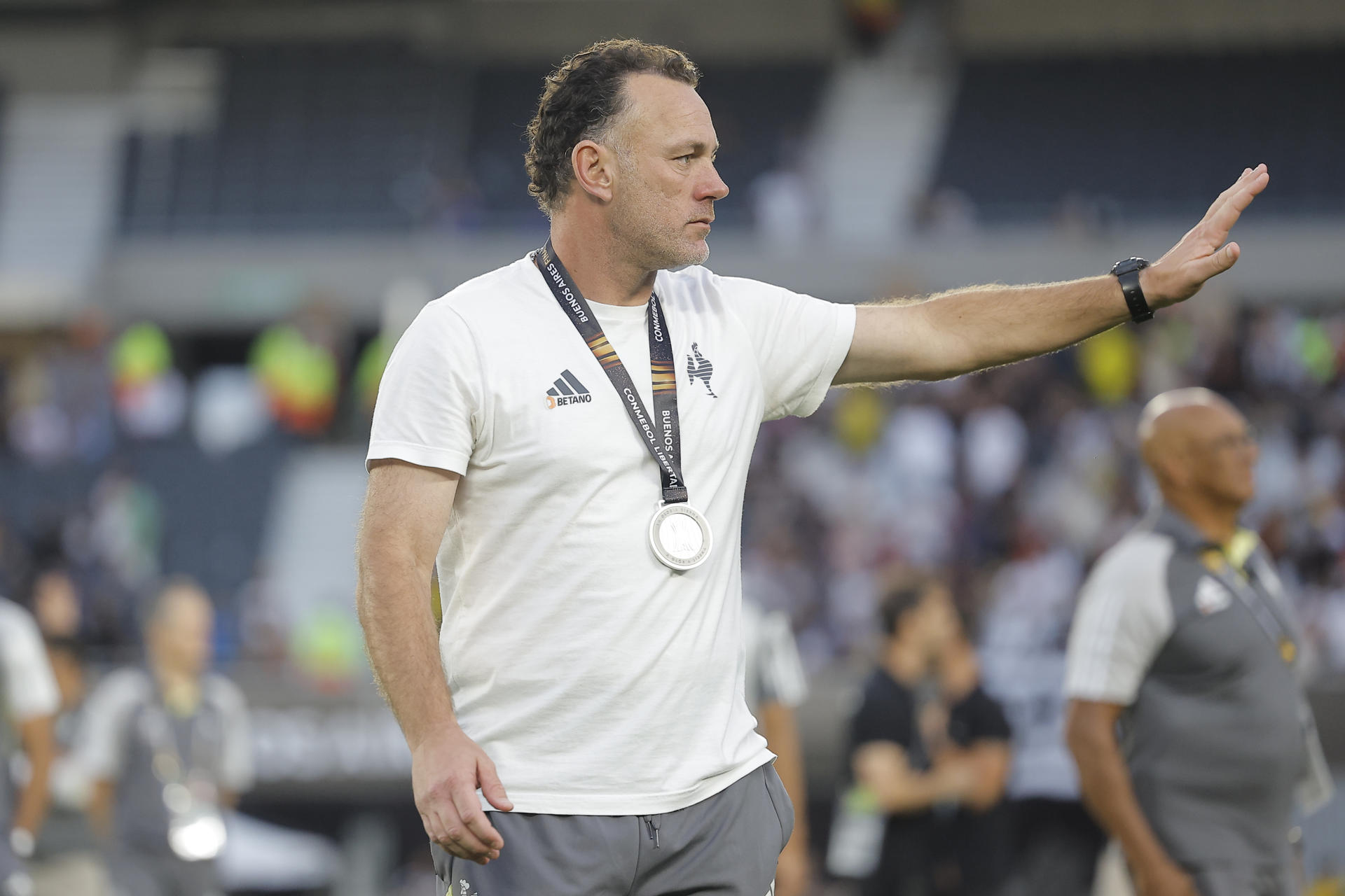 El argentino Gabriel Milito se sube a la cima de la Liga MX