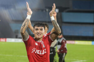 Rodrigo Cabral de Huracán celebra al finalizar un partido de la fase de grupos de la Copa Sudamericana. EFE/ Gastón Britos