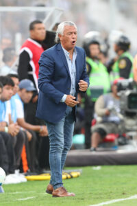 El entrenador de Alianza Lima, Néstor Gorosito. EFE/ Paolo Aguilar