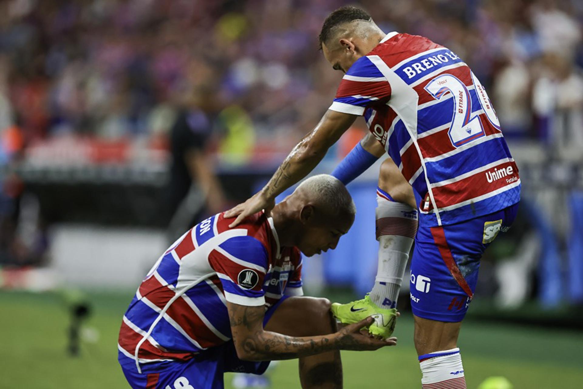 Fortaleza golea y sentencia el rumbo del Colo Colo