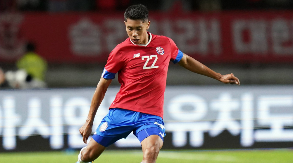Costarricense aterriza en Europa y hará su debut en torneo UEFA