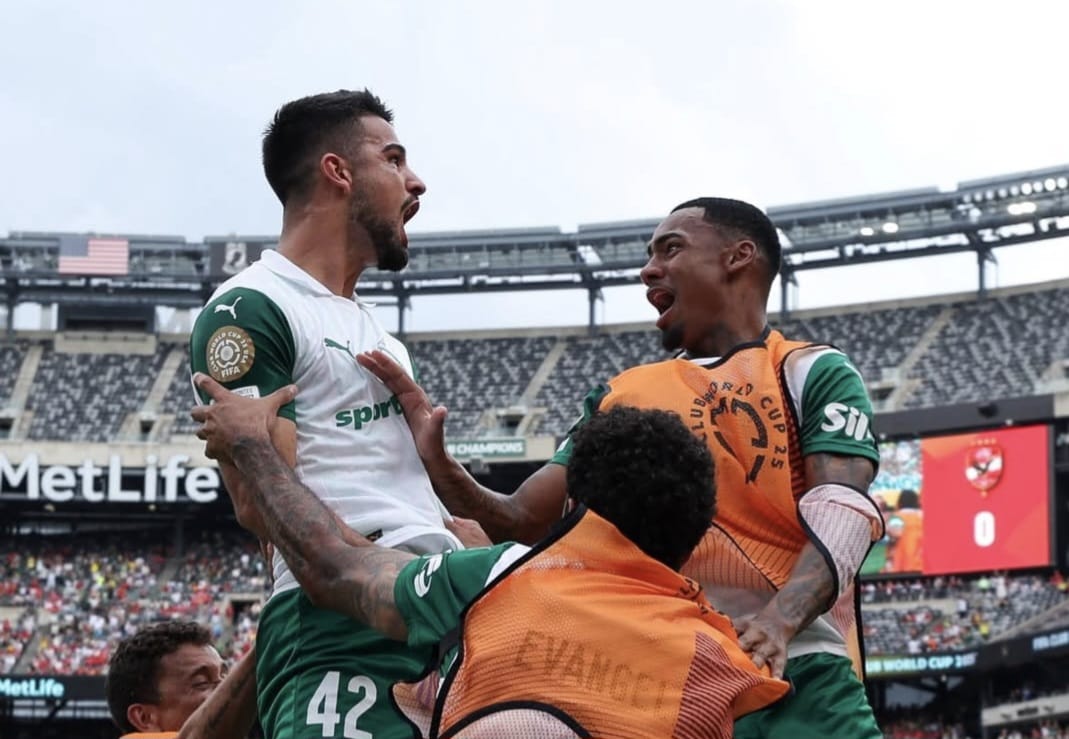 Con ocho latinos y un gol argentino clave, Palmeiras logra su primer triunfo en el Mundial de Clubes