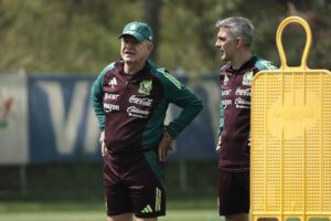 ALT Javier Aguirre asegura tener definidos a 10 futbolistas mexicanos para el Mundial 2026