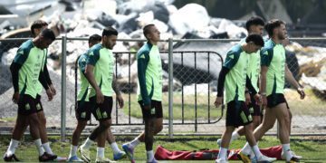 Desde la izquierda: Gilberto Sepúlveda, Alexis Vega, Roberto Alvarado y Jorge Sánchez, jugadores de la Selección Mexicana de fútbol durante un entrenamiento. Imagen de archivo. EFE/José Méndez