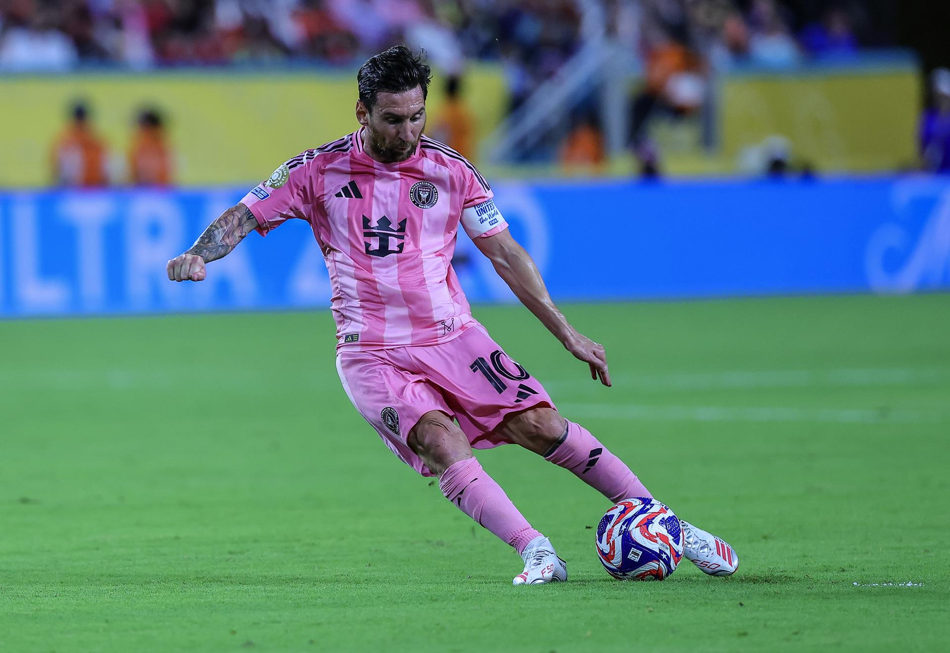 Argentino Ustari y El Shenawy roban los focos a Messi y dejan sin goles a Miami