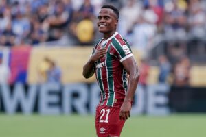 alt Derrota de Fluminense ante Cruzeiro en la despedida de Jhon Arias.