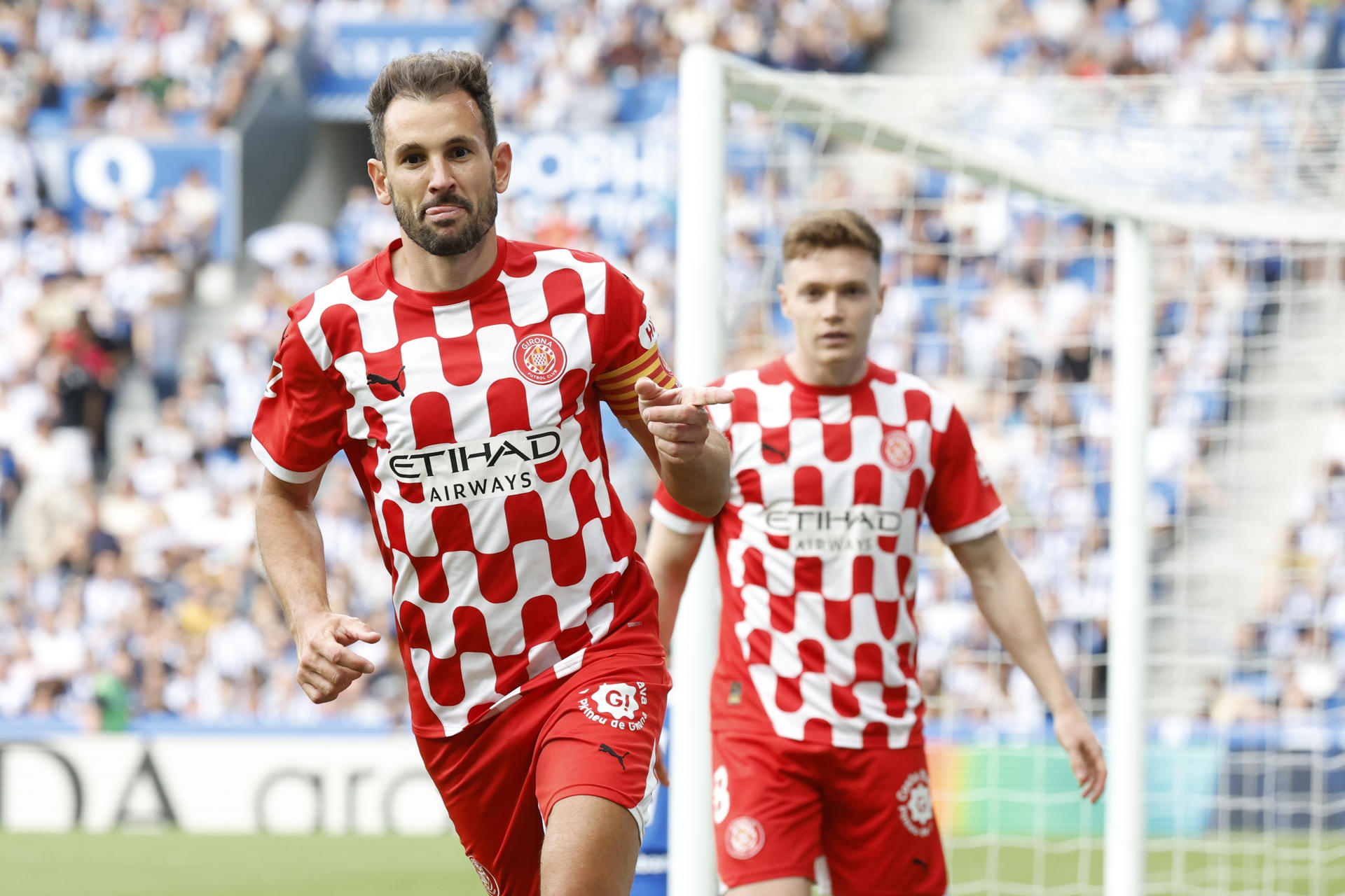 Uruguayo Stuani maquilla la derrota en el debut del brasileño Vitor Reis