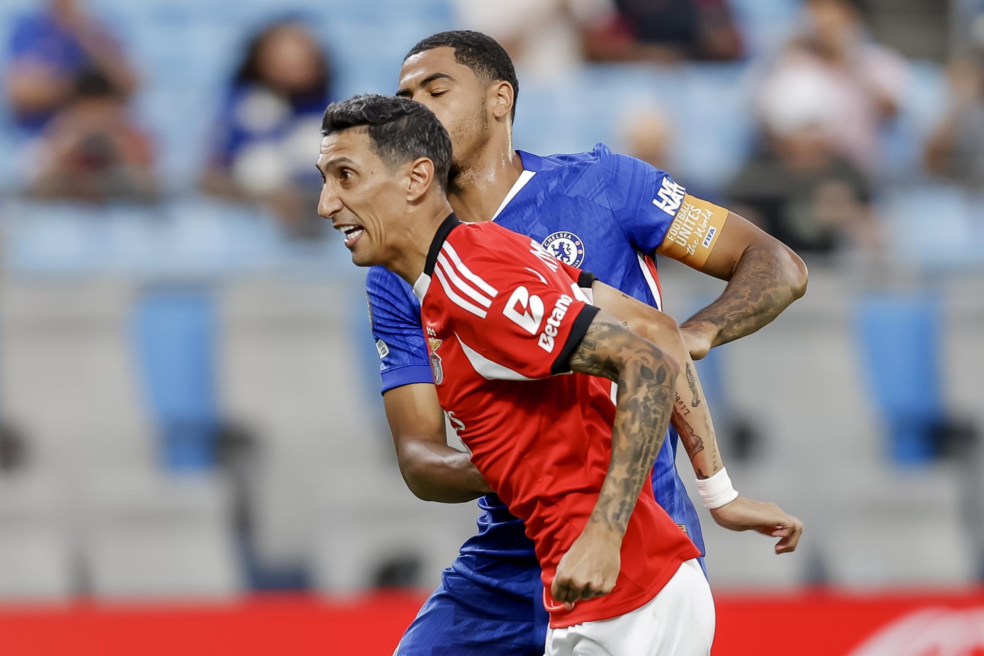 Honores para el argentino Di María de parte del Benfica