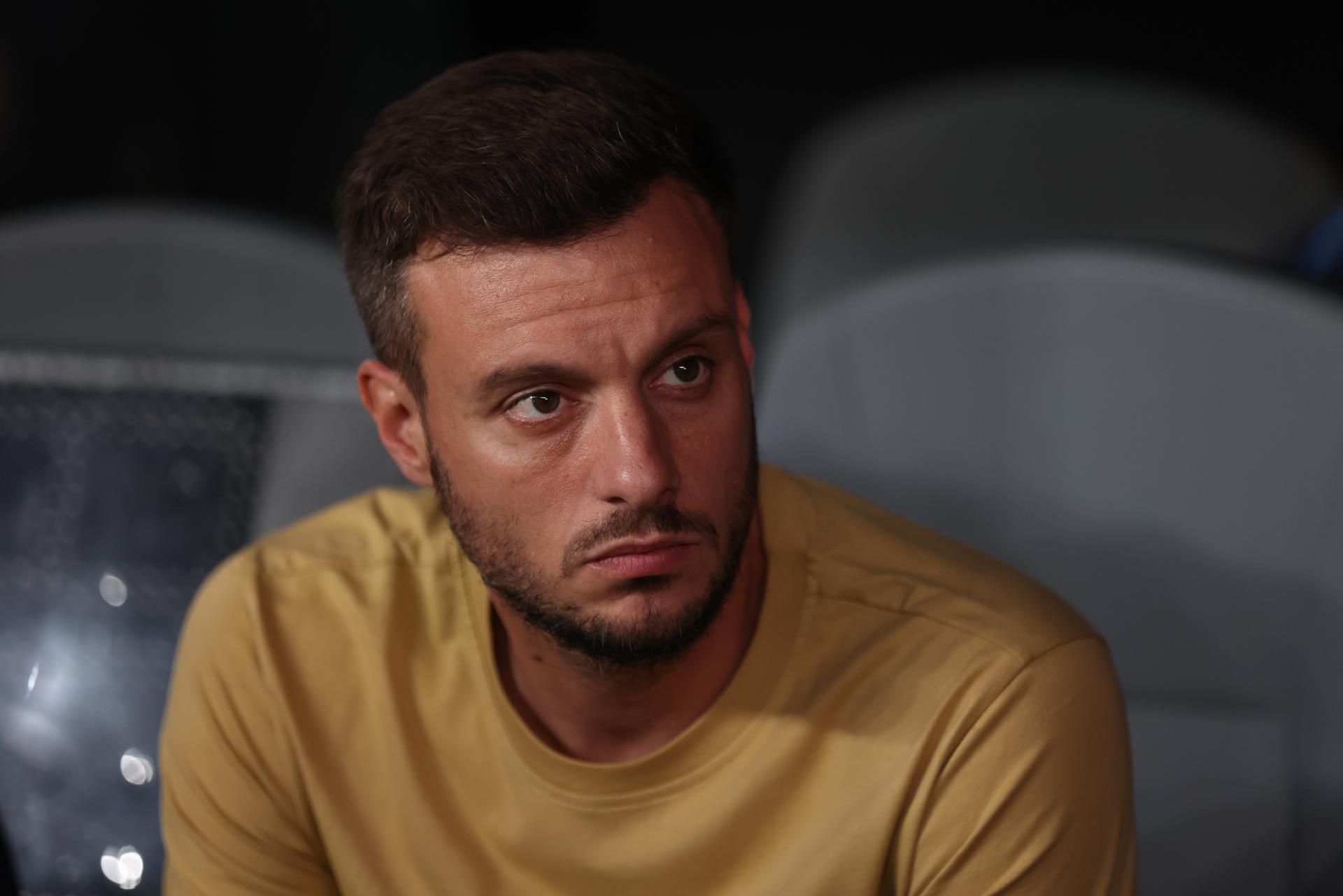 Oporto sustituye al argentino Anselmi