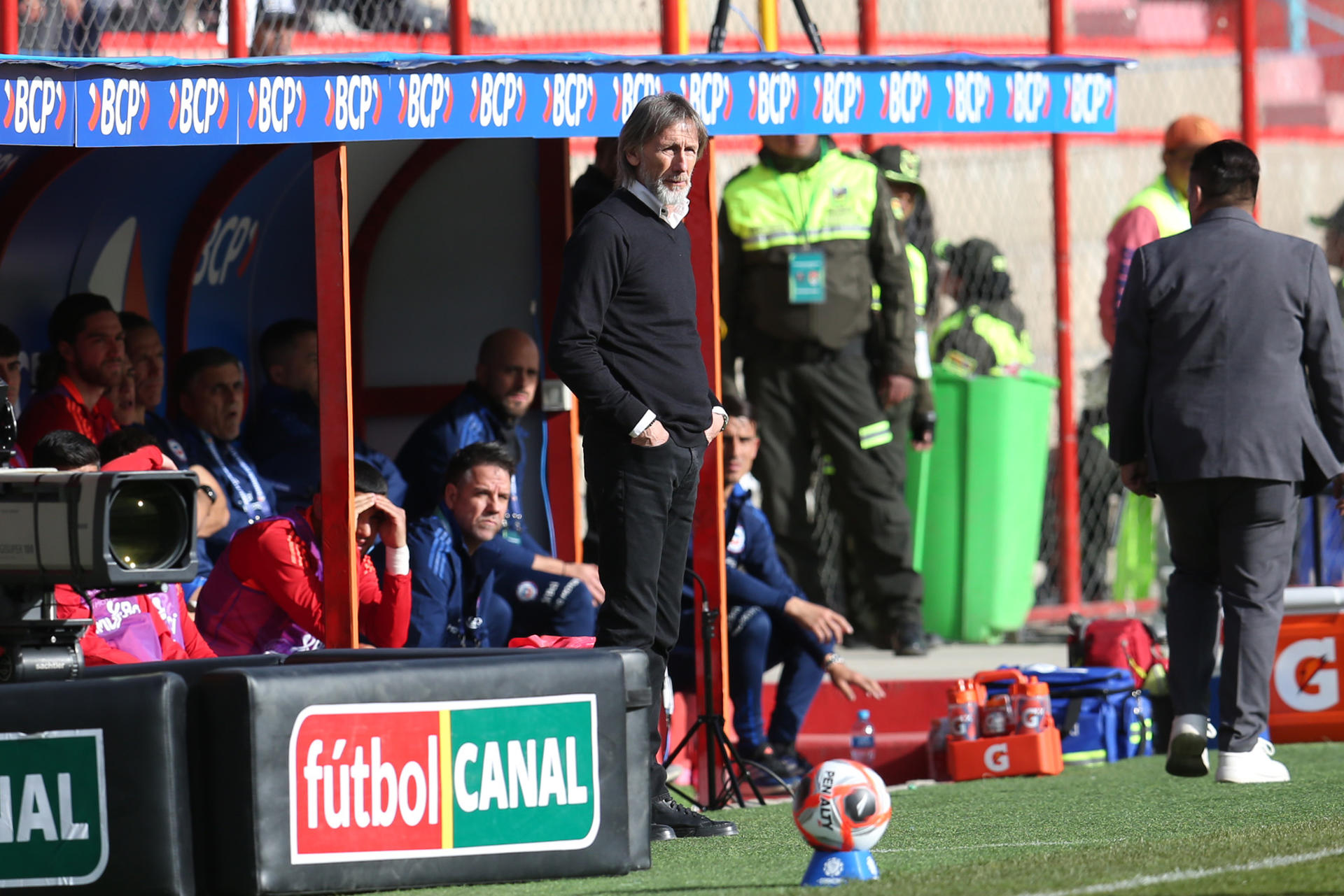 El argentino Ricardo Gareca deja de ser entrenador de Chile