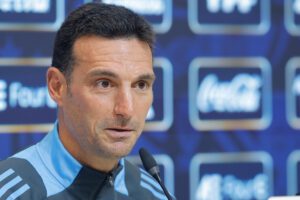 Fotografía del 4 de junio de 2025 del entrenador de la selección argentina de fútbol, Lionel Scaloni. EFE/Juan Ignacio Roncoroni