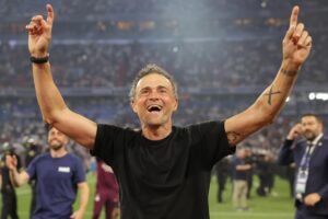 El argentino Javier 'Conejito' Saviola, exfutbolista del FC Barcelona español, elogió este viernes el trabajo que el entrenador español Luis Enrique hizo con el París Saint Germain (PSG), al que el sábado pasado ayudó a ganar su primera Liga de Campeones de Europa. EFE/EPA/CHRISTOPHER NEUNDORF