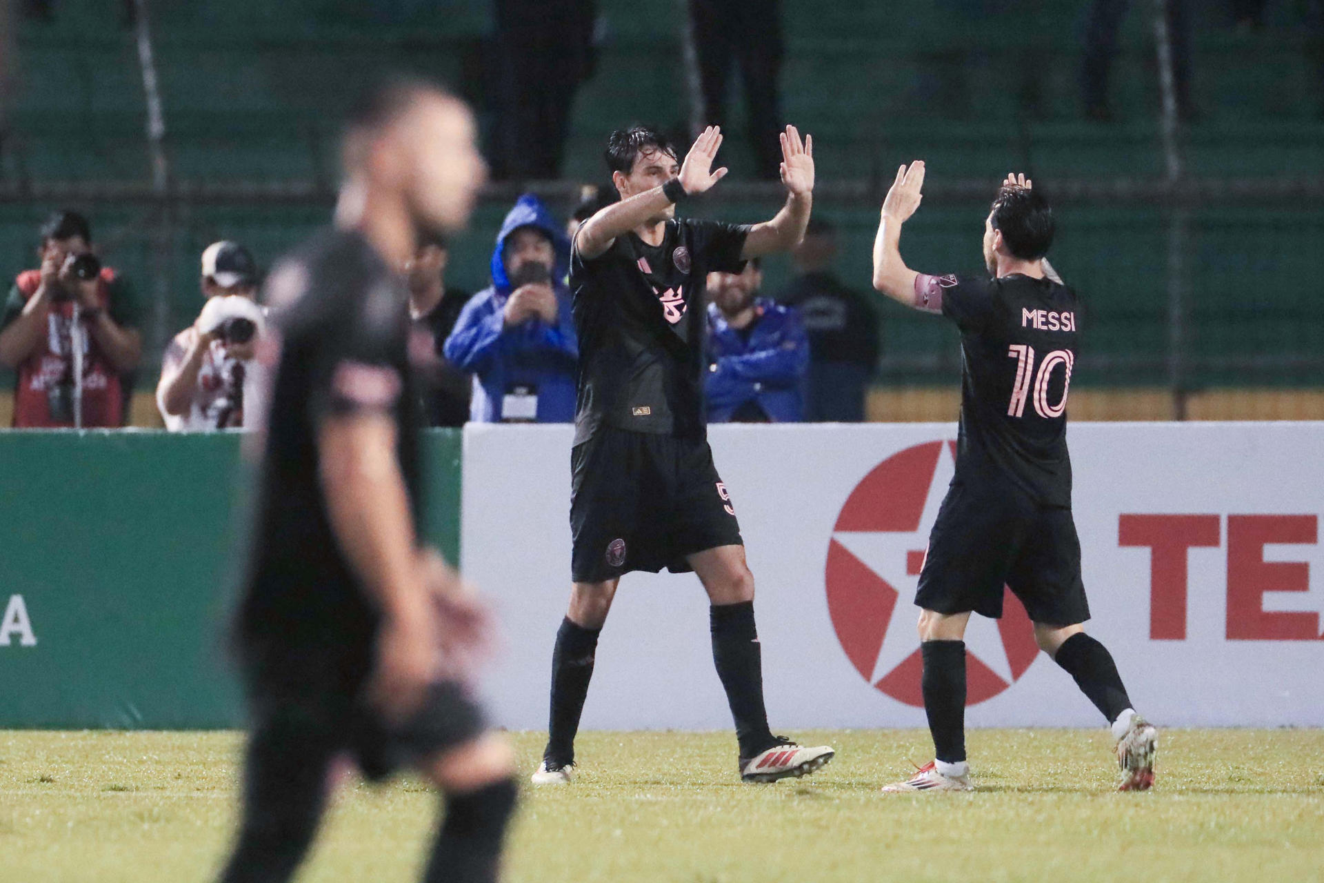 El argentino Messi contra el español Luis Enrique