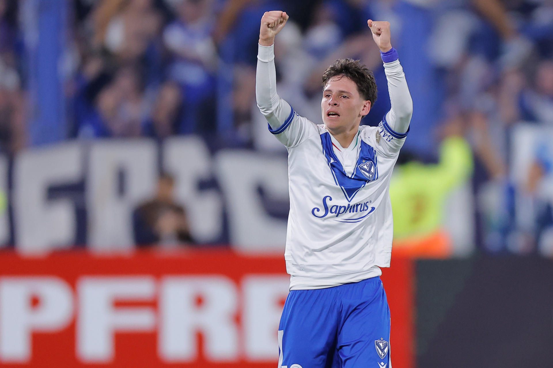 Vélez con protagonismo colombiano y chileno le pasa por encima a Boca Juniors