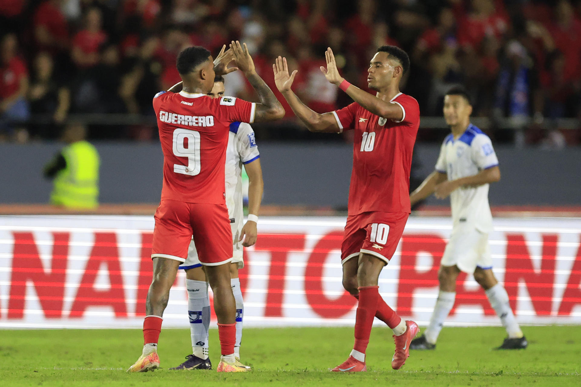 Con base europea, Christiansen da la lista oficial de Panamá para las eliminatorias