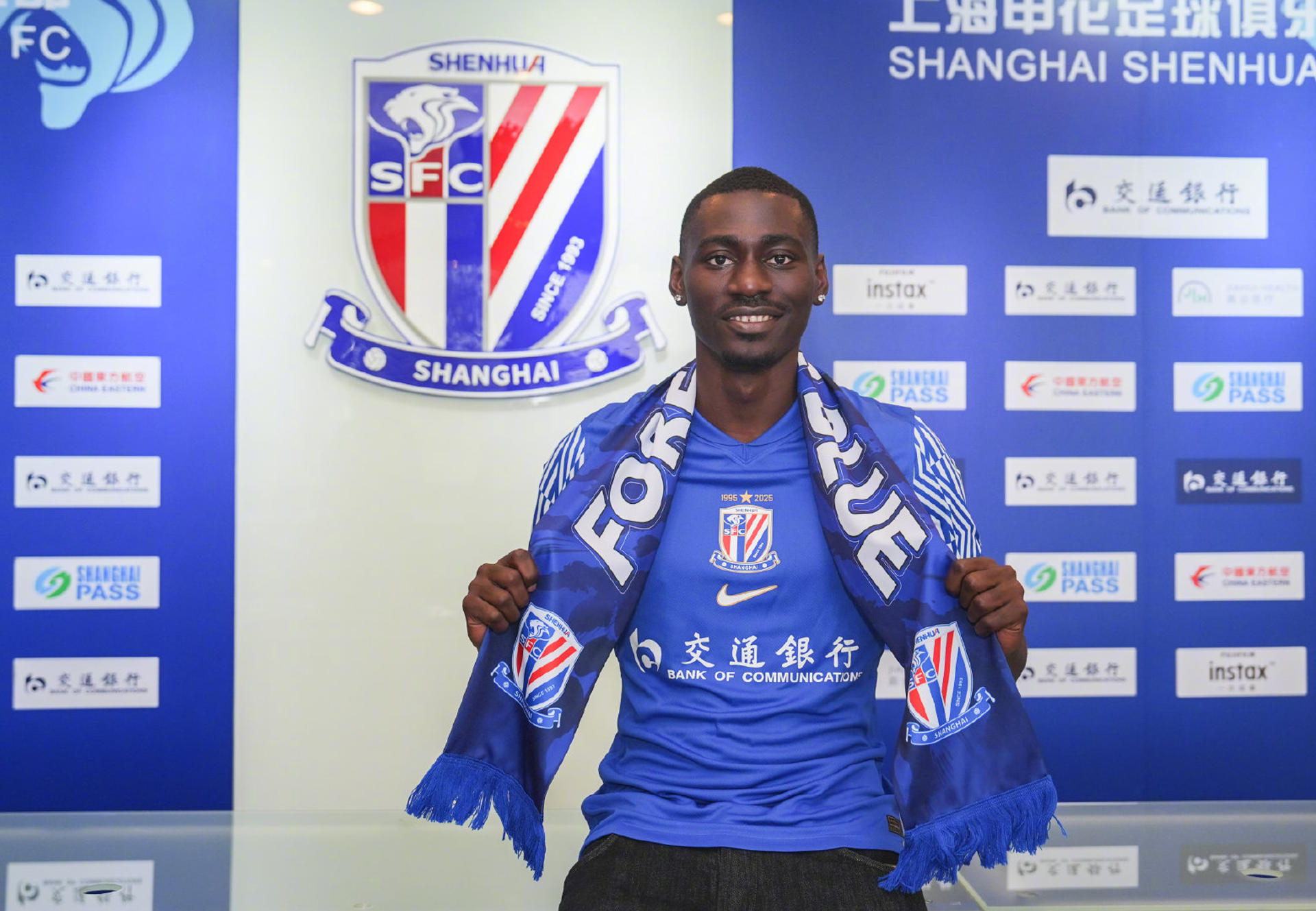 El Shanghái Shenhua ficha a Luis Asué, primer jugador ecuatoriano en la Superliga China