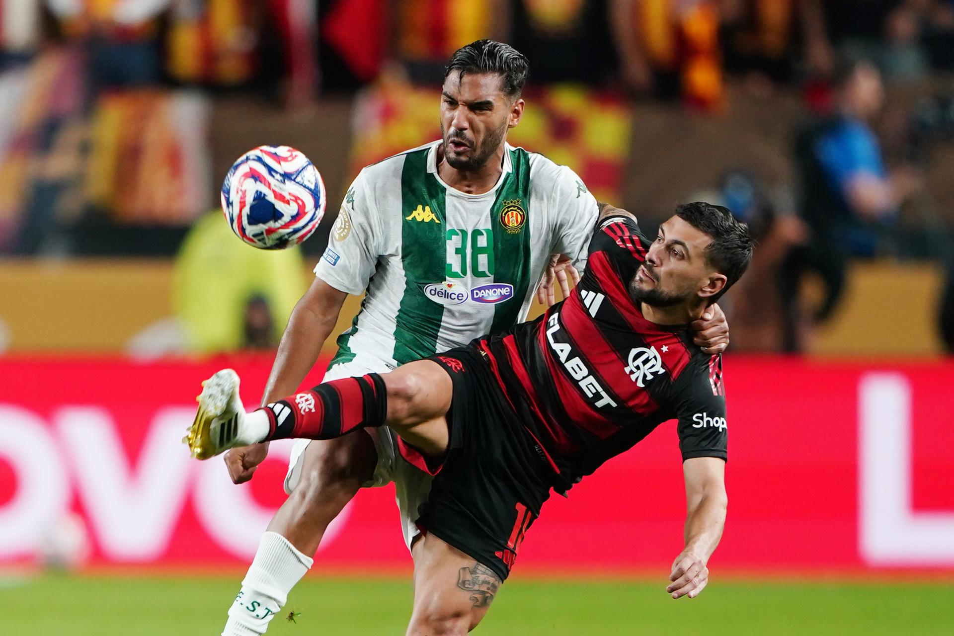 El uruguayo De Arrascaeta golpea primero en la casa de Rocky