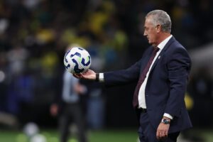 El seleccionador de Paraguay, el argentino Gustavo Alfaro, quitó este martes hierro a la derrota por 1-0 ante Brasil en el estadio Neo Química Arena, de Sao Paulo. EFE/ Isaac Fontana