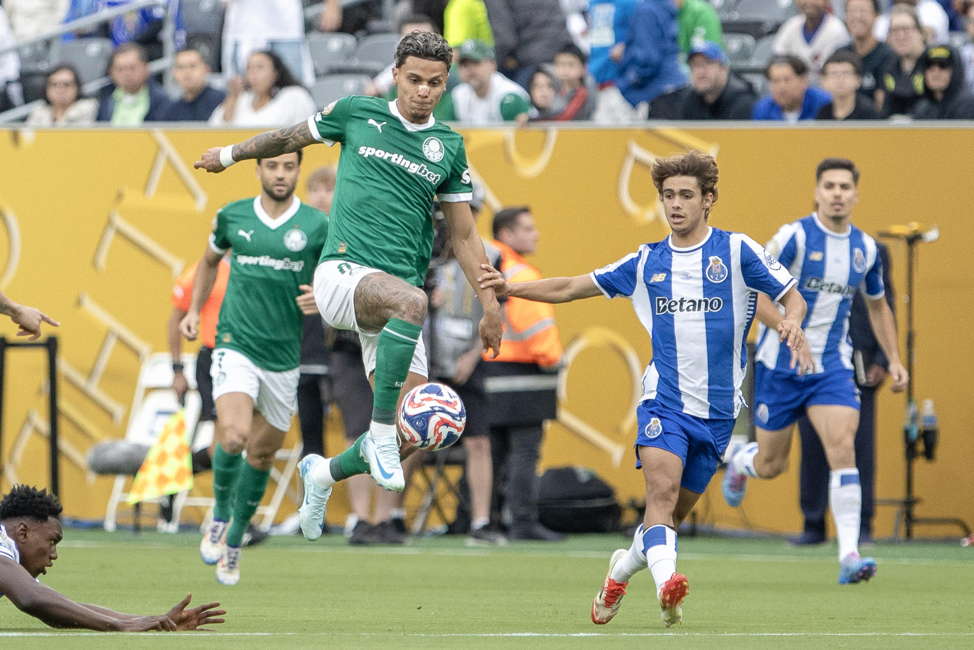 Palmeiras y Oporto firman el empate en portugués