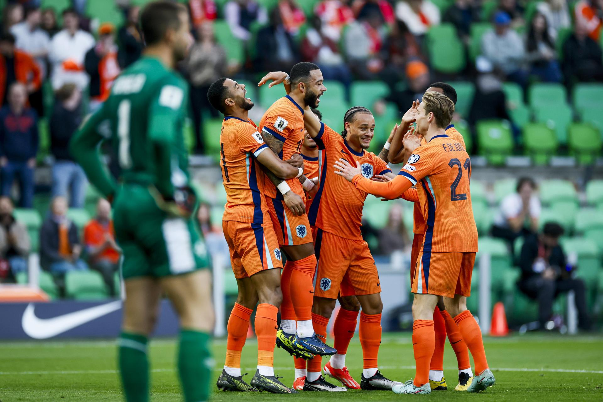 Gakpo acelera a Países Bajos