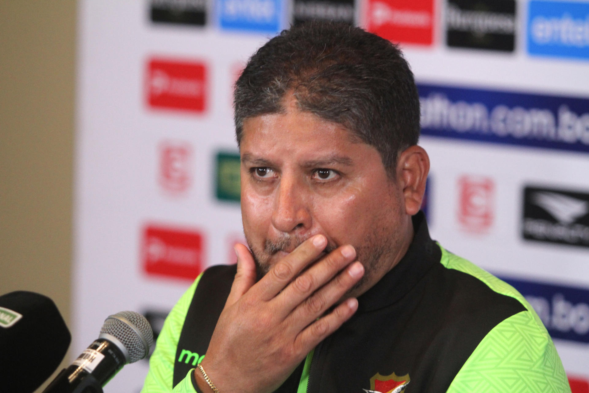 El entrenador de la selección de Bolivia, Óscar Villegas. EFE/Juan Carlos Torrejón 