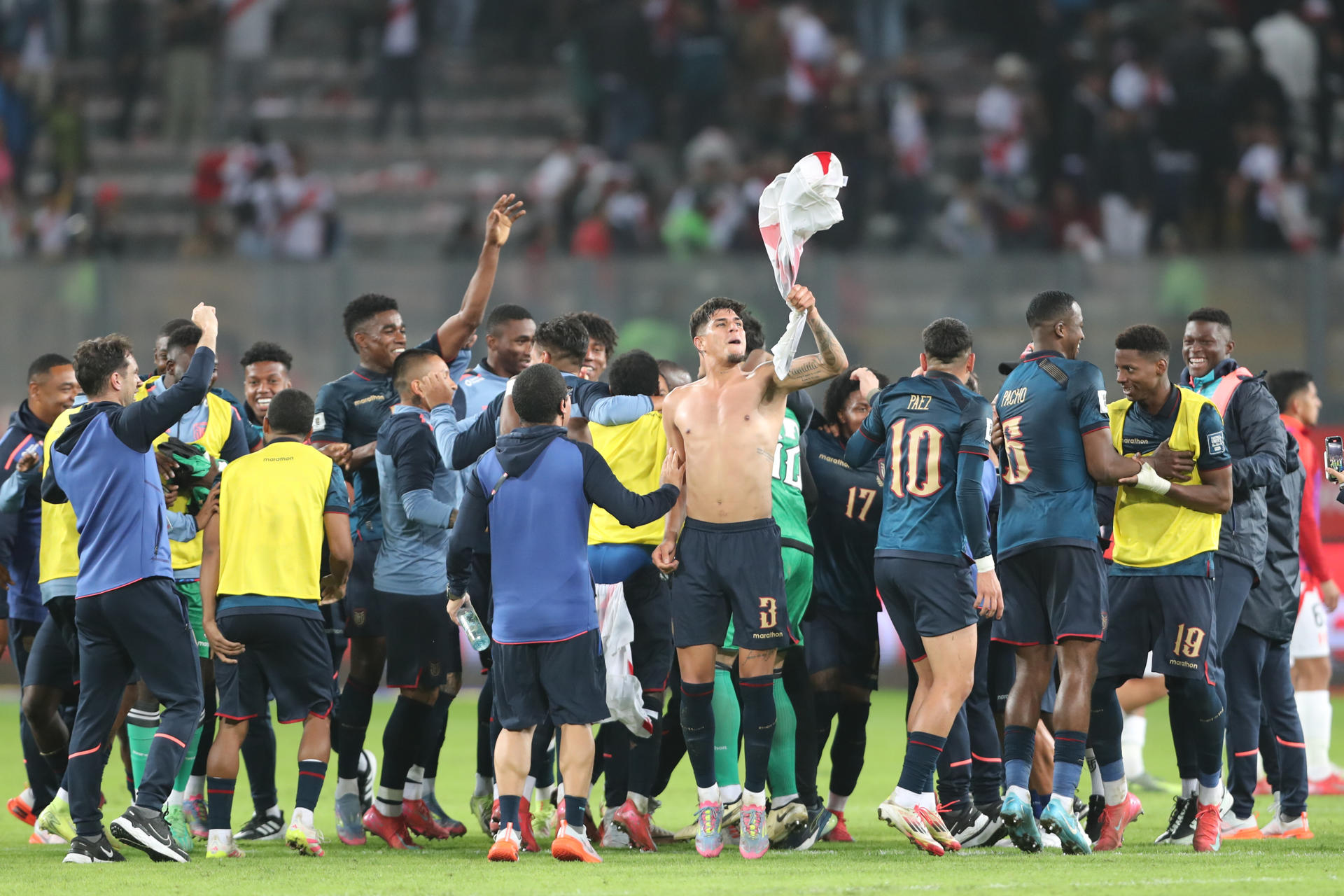 Ecuador se clasifica y deja a Perú pendiente de un milagro