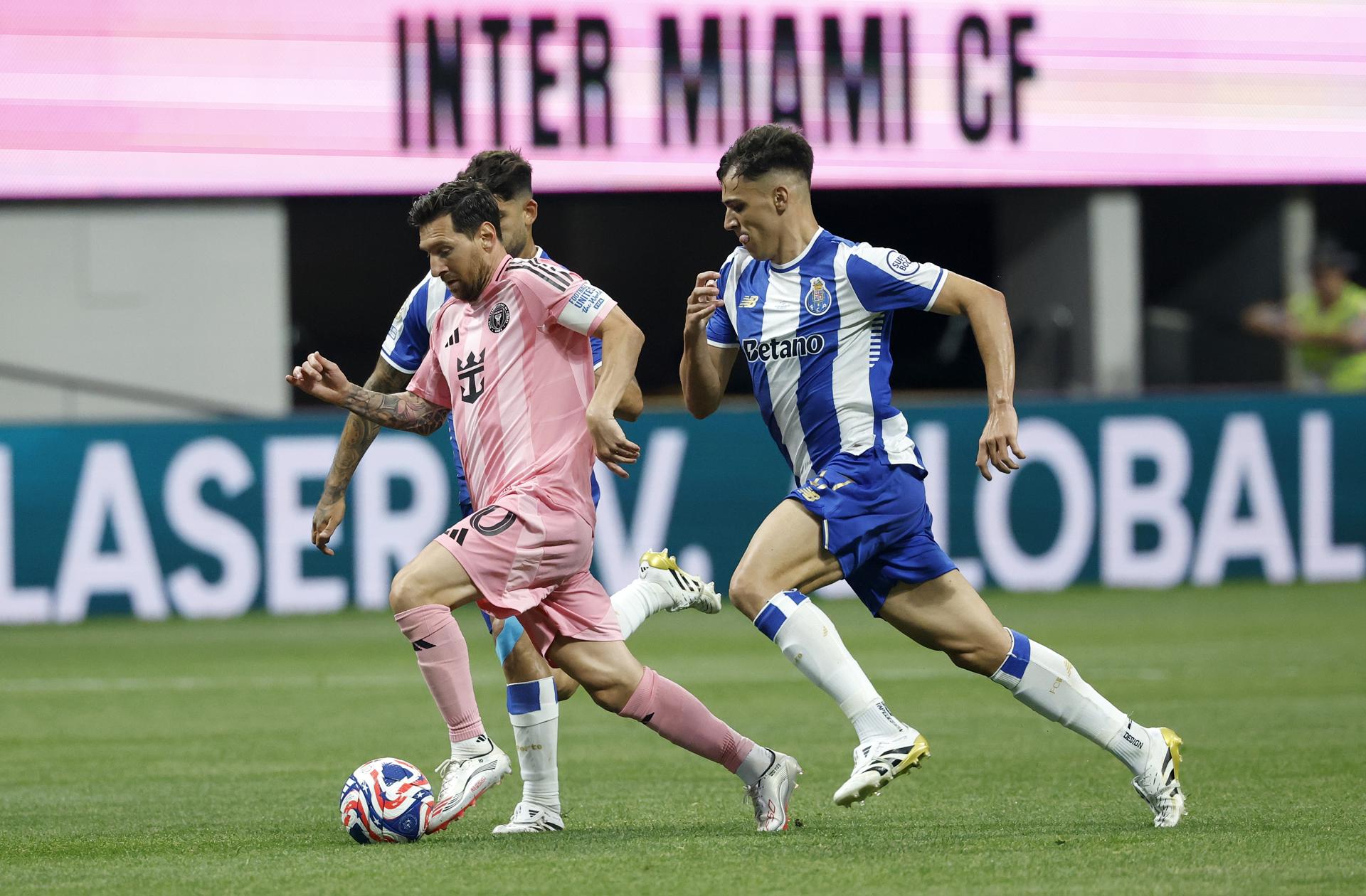 Lionel Messi fue decisivo para la remontada del Inter Miami frente al Oporto (2-1) en el partido de la segunda jornada de la fase de grupos del Mundial de Clubes jugado este jueves en Atlanta. EFE/EPA/ERIK S. LESSER