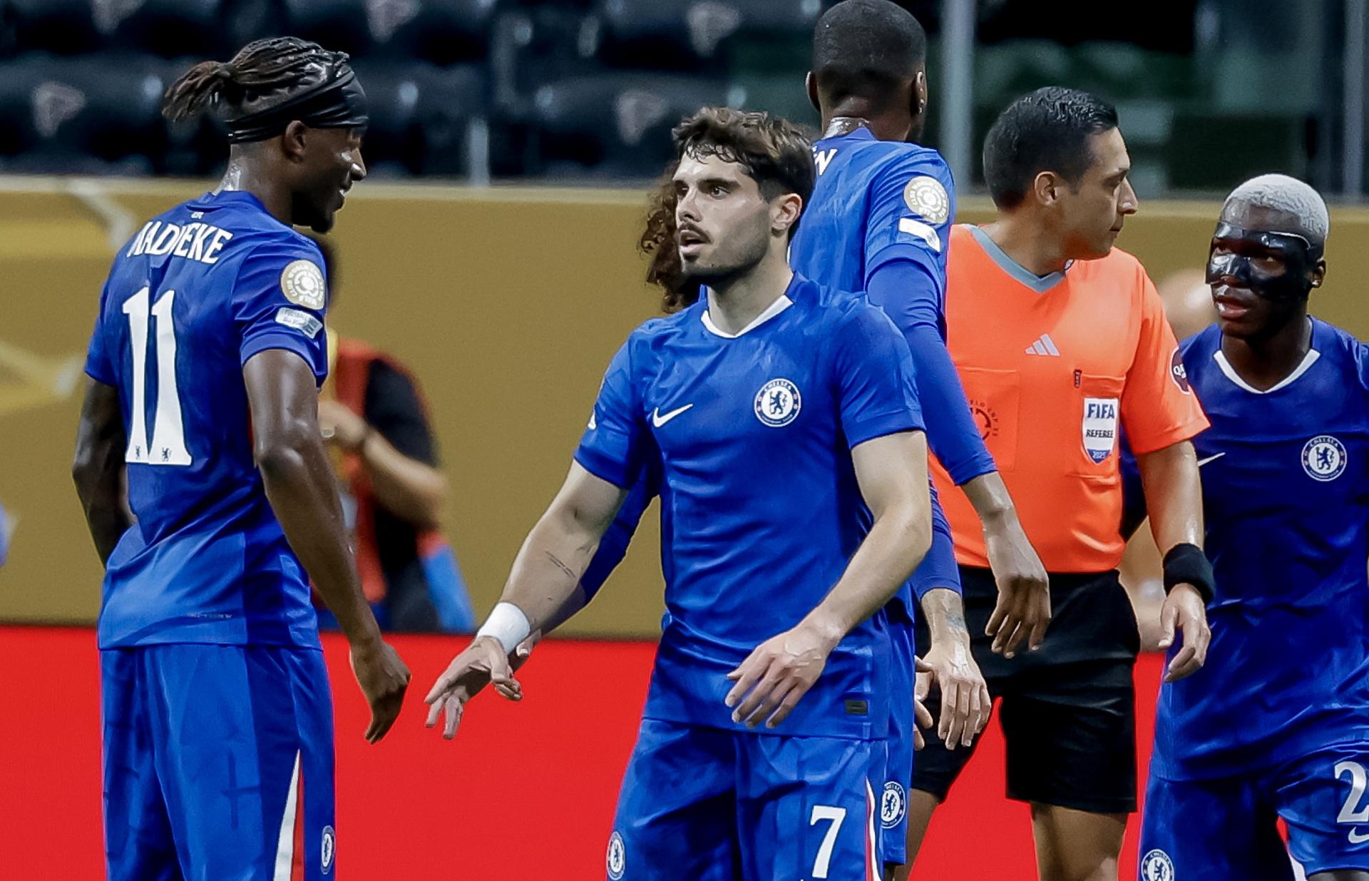 El Chelsea con gol del argentino Fernandez debuta con pie derecho