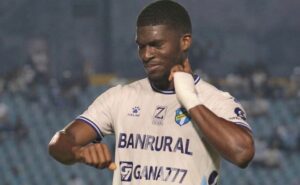 alt Panameño, se transforma en el nuevo goleador del fútbol ecuatoriano
