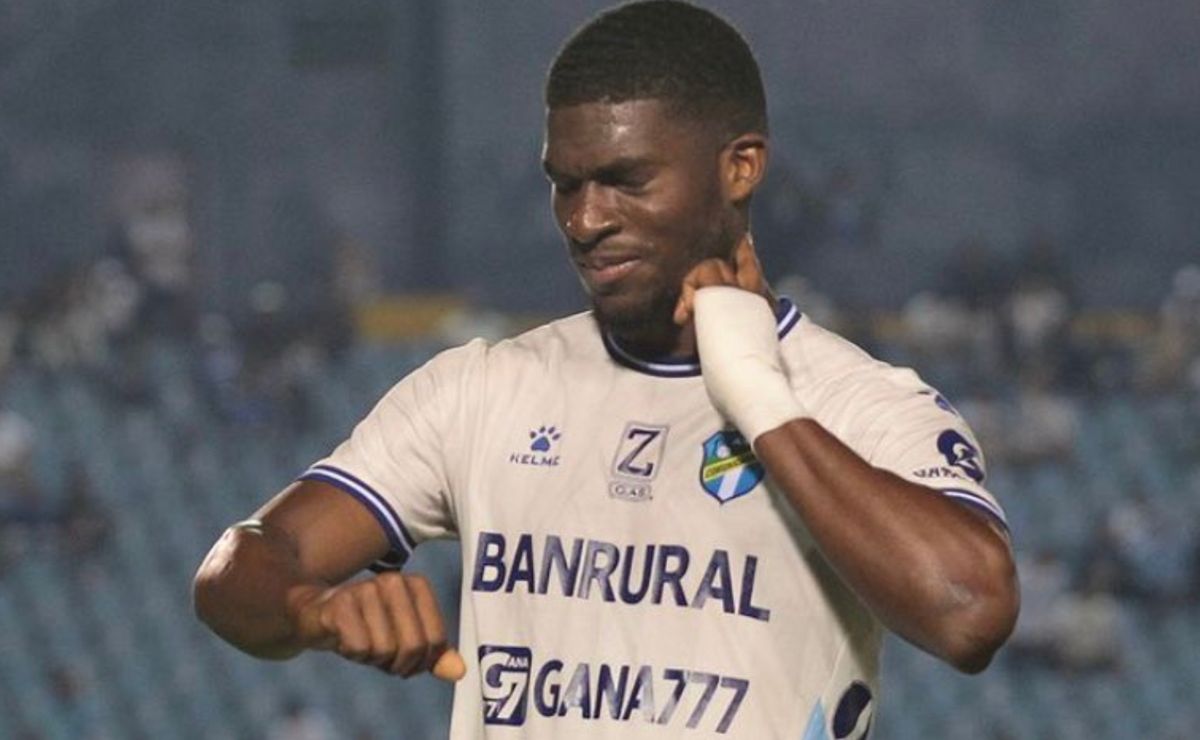 Panameño, se transforma en el nuevo goleador del fútbol ecuatoriano