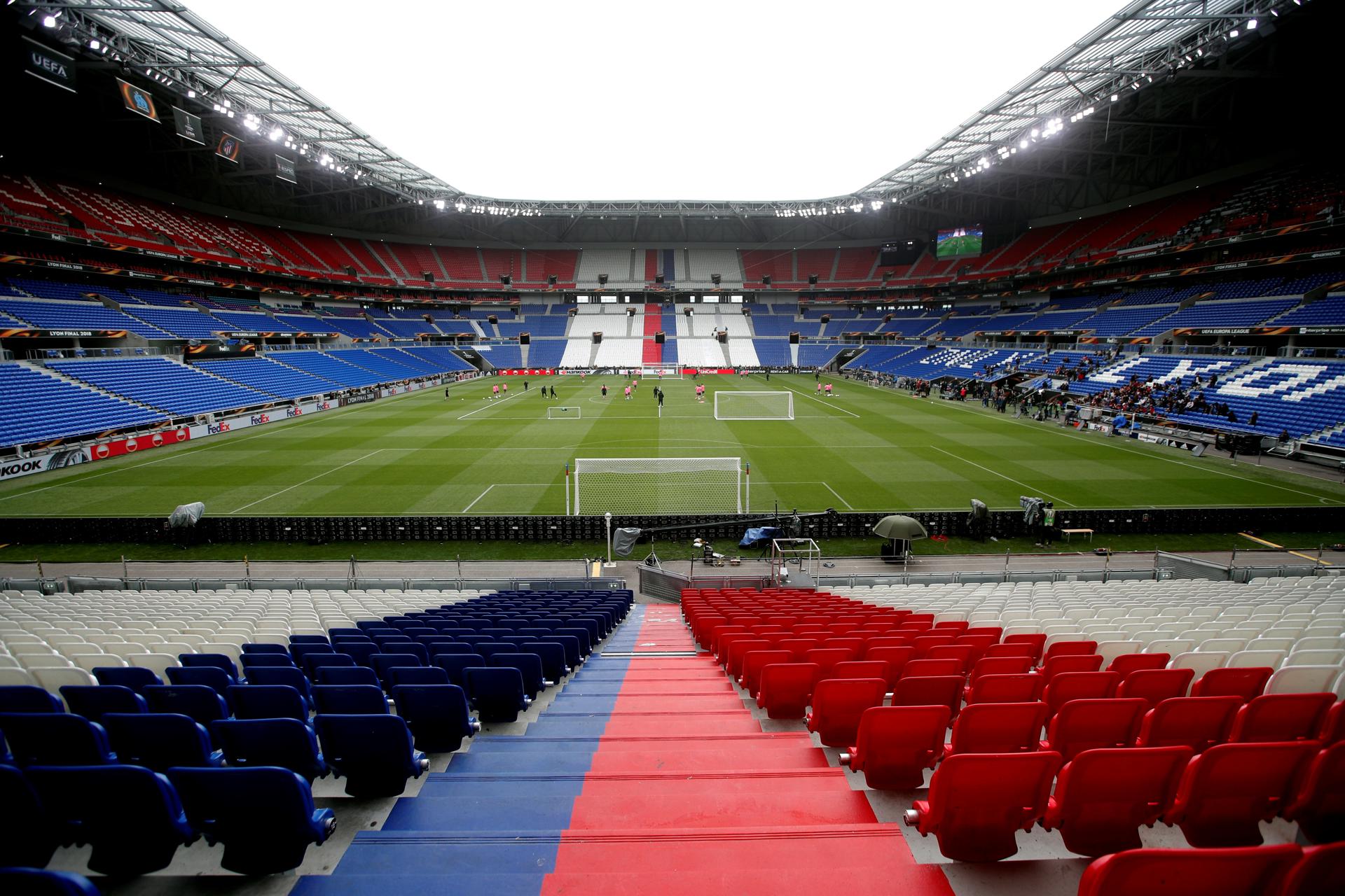 El Lyon del argentino Almada seguirá finalmente en primera división
