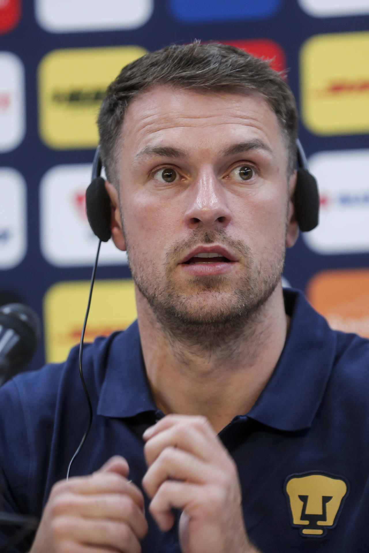 El futbolista galés Aaron Ramsey, habla este jueves en una rueda de prensa durante su presentación como refuerzo del Club Universidad este jueves en la Ciudad de México (México). EFE/ Isaac Esquivel 