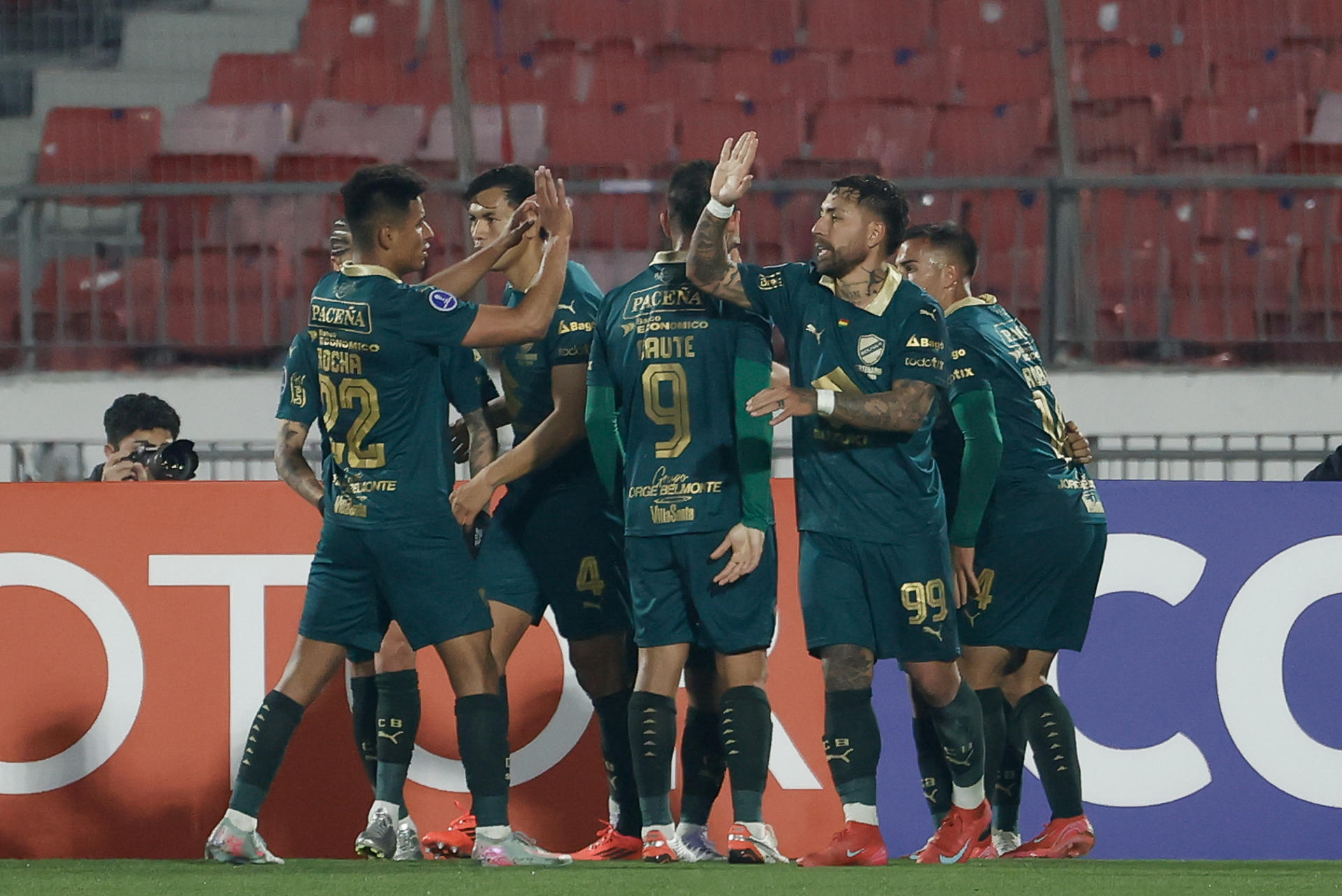 Bolívar repite la dosis a Palestino y se cita con Cienciano en  octavos