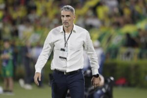 alt El argentino Vojvoda afirma que Neymar no es un problema sino una solución para el Santos