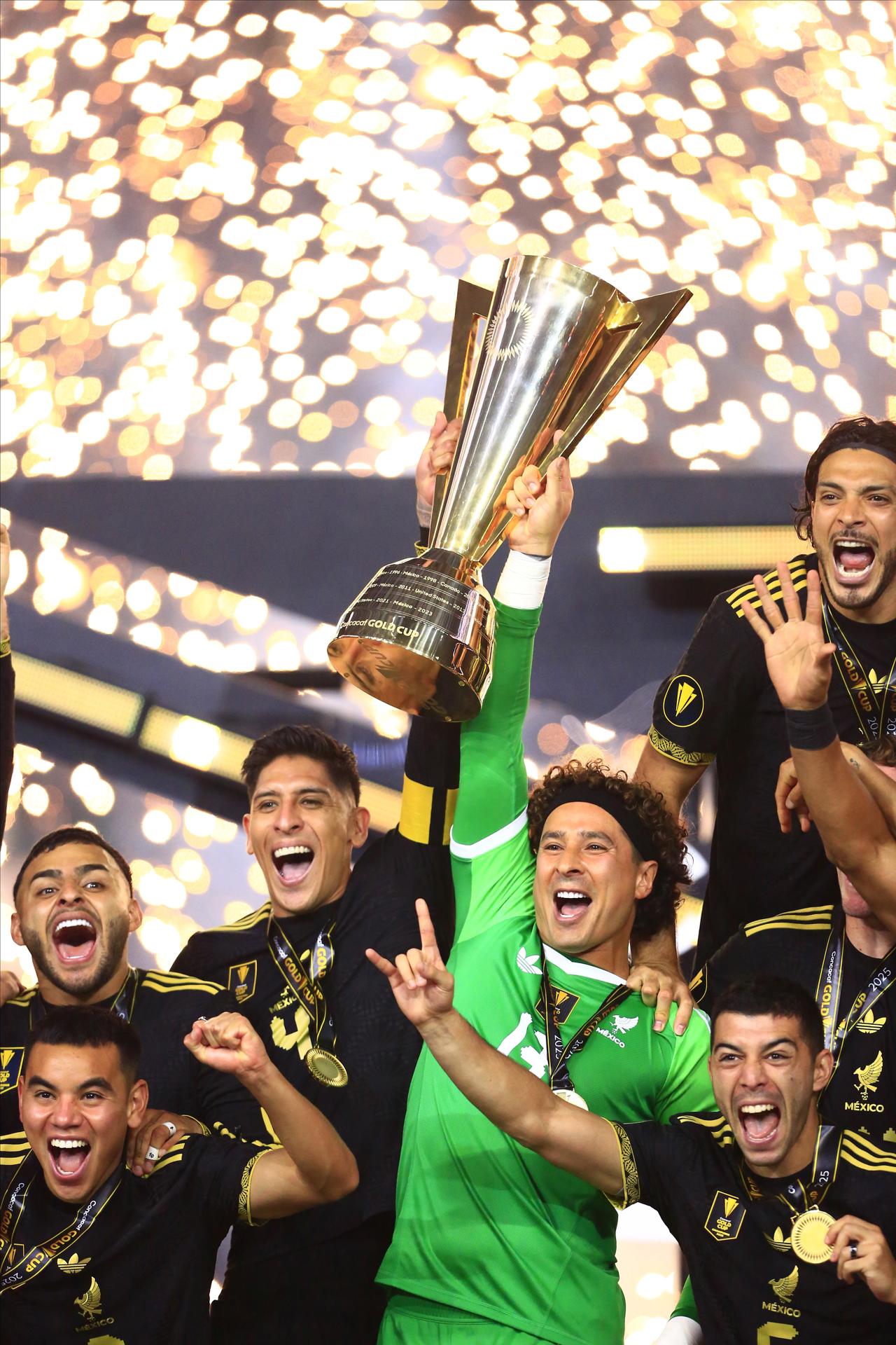 El mexicano ‘Memo’ Ochoa se siente «perfectamente capaz» de jugar su sexto mundial a los 40 años