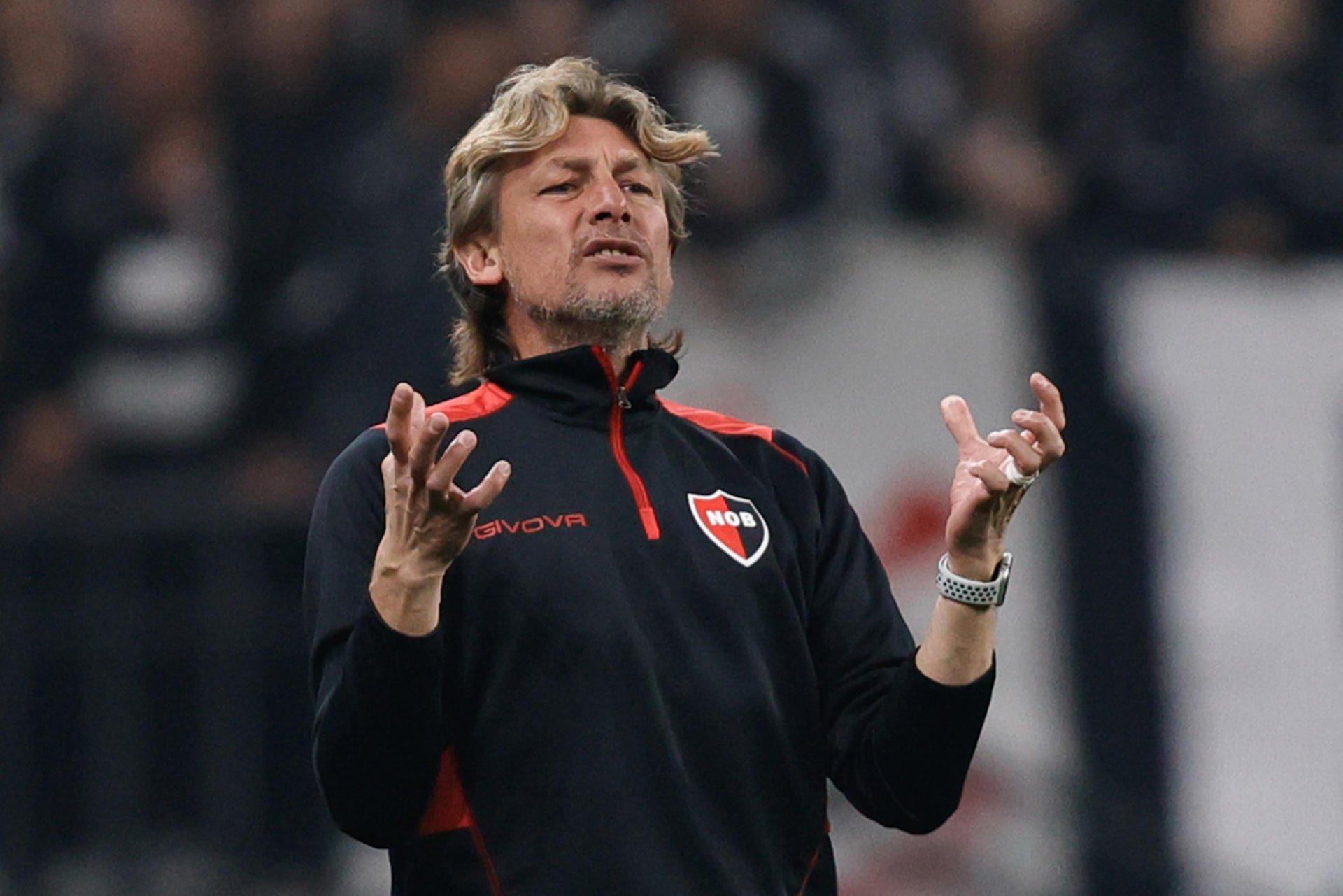 El argentino Gabriel Heinze se incorpora al cuerpo técnico del Arsenal