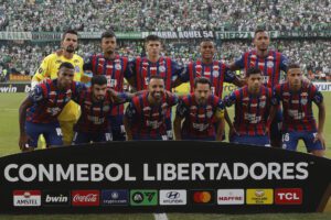 Jugadores de Bahía posan en un partido de la fase de grupos de la Copa Libertadores. EFE/Stringer