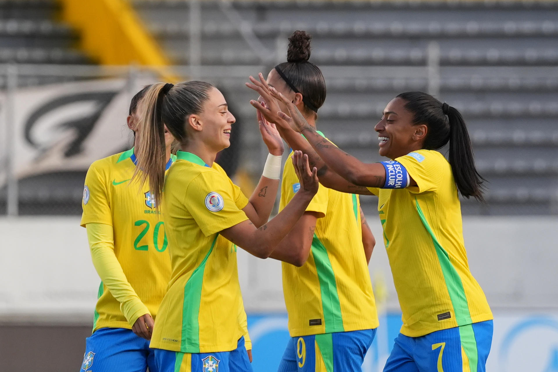 Brasil golea a Bolivia con triplete de Kerolin y doblete de Luany