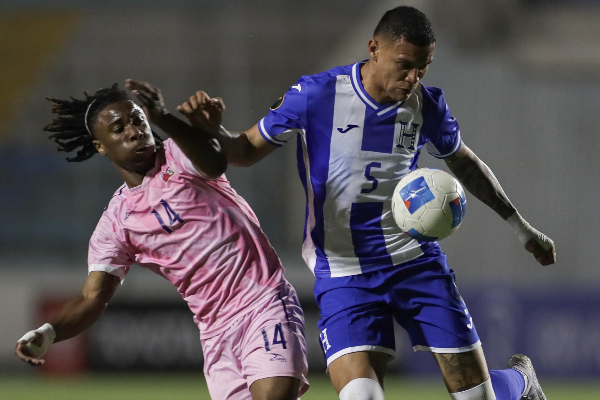 El hondureño Arriaga se incorpora al grupo y podría estrenarse con el Levante ante el Betis