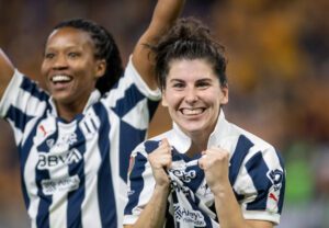 Lucía García de Rayadas celebra una anotación en el estadio BBVA de la ciudad de Monterrey (México). EFE/ Miguel Sierra