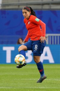 Fotografía tomada el 11 de junio de 2019 a la jugadora chilena Karen Araya, una de las figuras que ha desplazado  la Roja a Quito para afrontar la Copa América de fútbol.EFE/ Eddy Lemaistre ARCHIVO