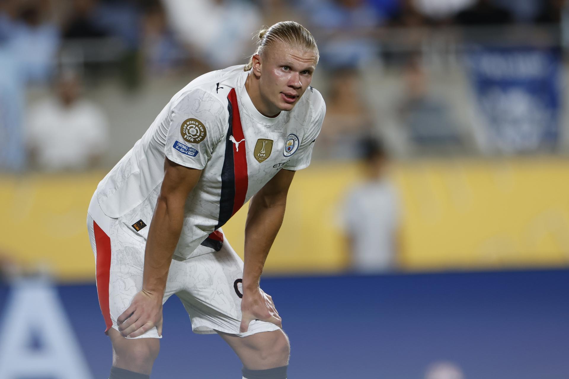 Erling Haaland, del Manchester City, mira durante la primera mitad de la final del Mundial de Clubes de la FIFA 2025 entre Manchester City y Al Hilal en Orlando, Florida (EE.UU.). EFE/MIGUEL RODRIGUEZ 