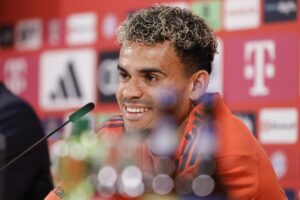 alt La Supercopa, el primer reto para el Bayern de Luis Díaz