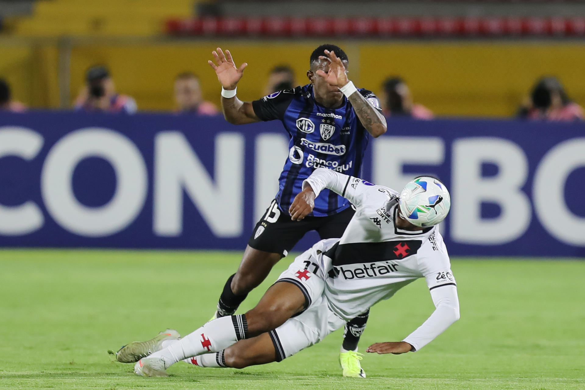 Independiente del Valle golea a Vasco y se acerca a octavos de final