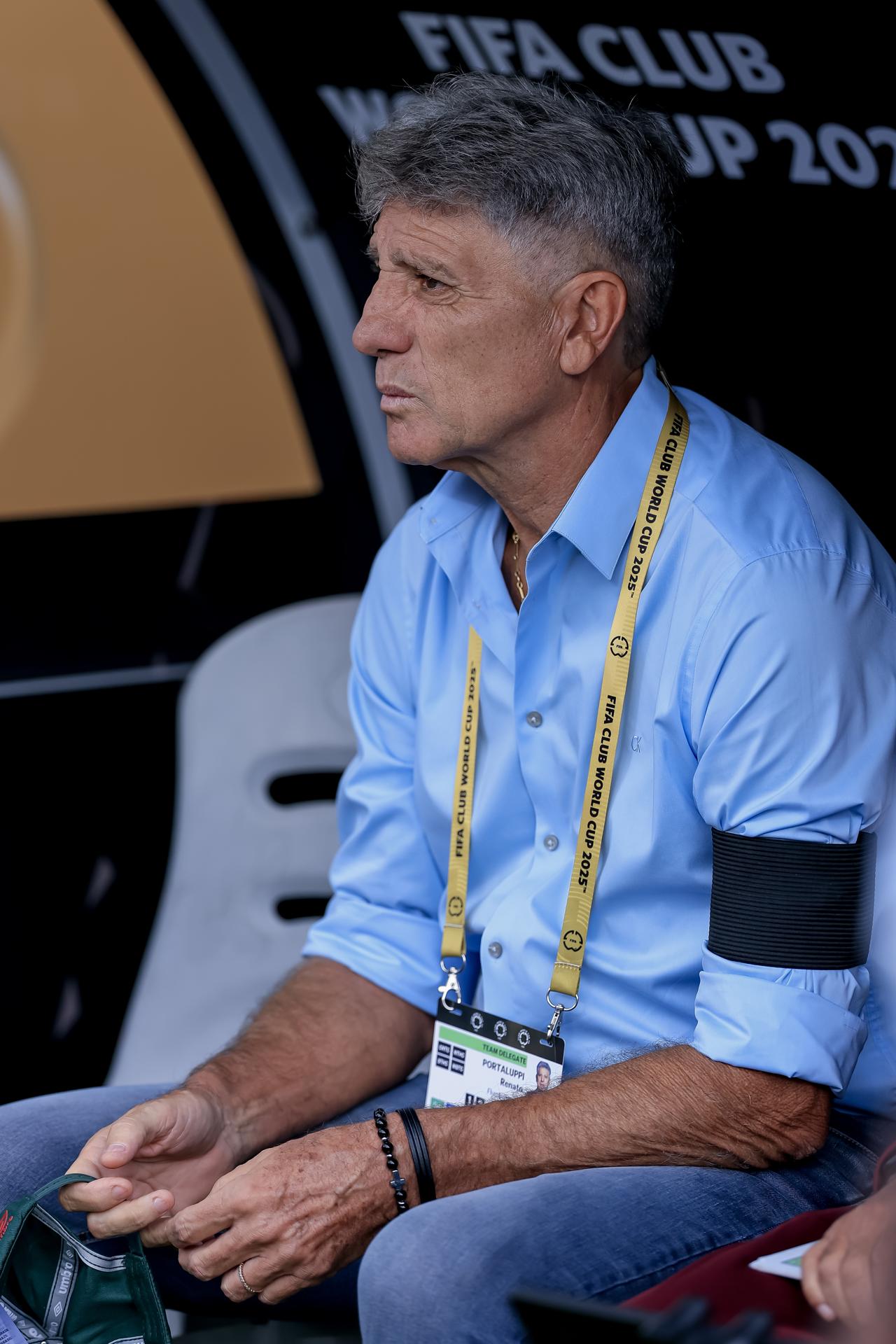 El entrenador de Fluminense, Renato Gáucho, observa a su equipo en el partido del Mundial de Clubes ante Al Hilal. EFE/CRISTOBAL HERRERA-ULASHKEVICH 