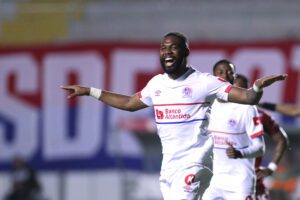 alt Olimpia y Xelajú disputan el liderato del grupo D en la Copa Centroamericana 2025