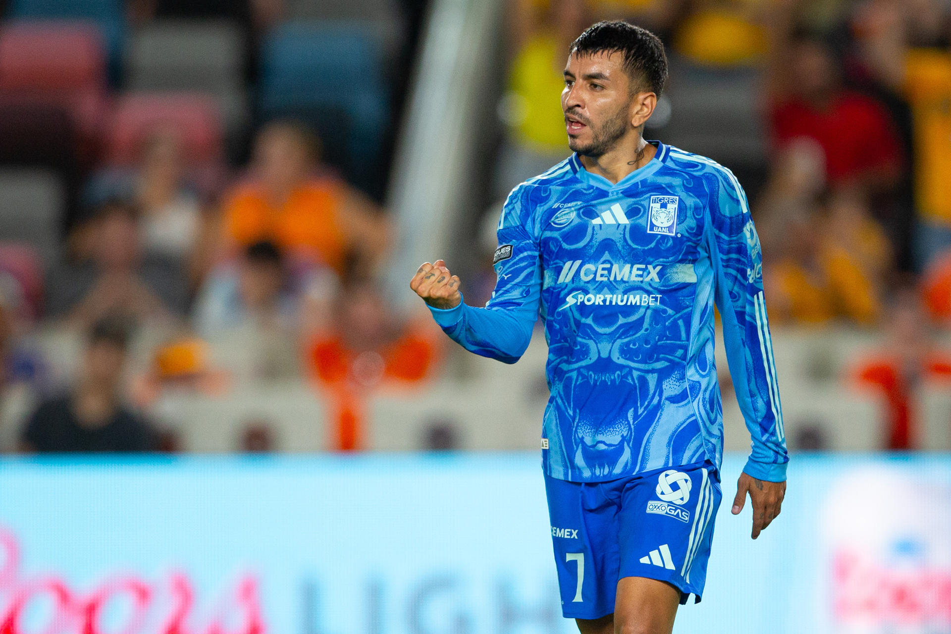 Ángel Correa anotó doblete en el triunfo de Tigres ante el Houston Dynamo. EFE/Carlos Ramírez